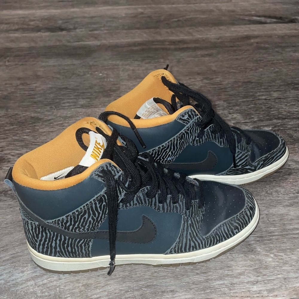 Women’s Nike high tops size 7